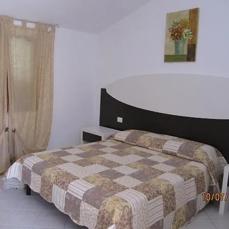 Residence Olbia בית הארחה אולביה