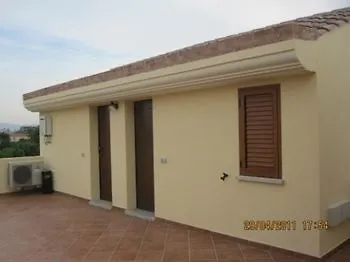 Residence Olbia בית הארחה אולביה